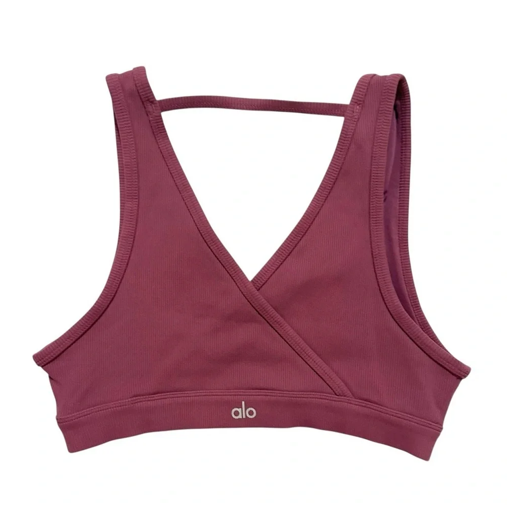 Alo Yoga Togetherness Bra *Light Support - Dragonfruit Medium
